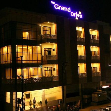 The Grand Orion Chinhat Exterior foto