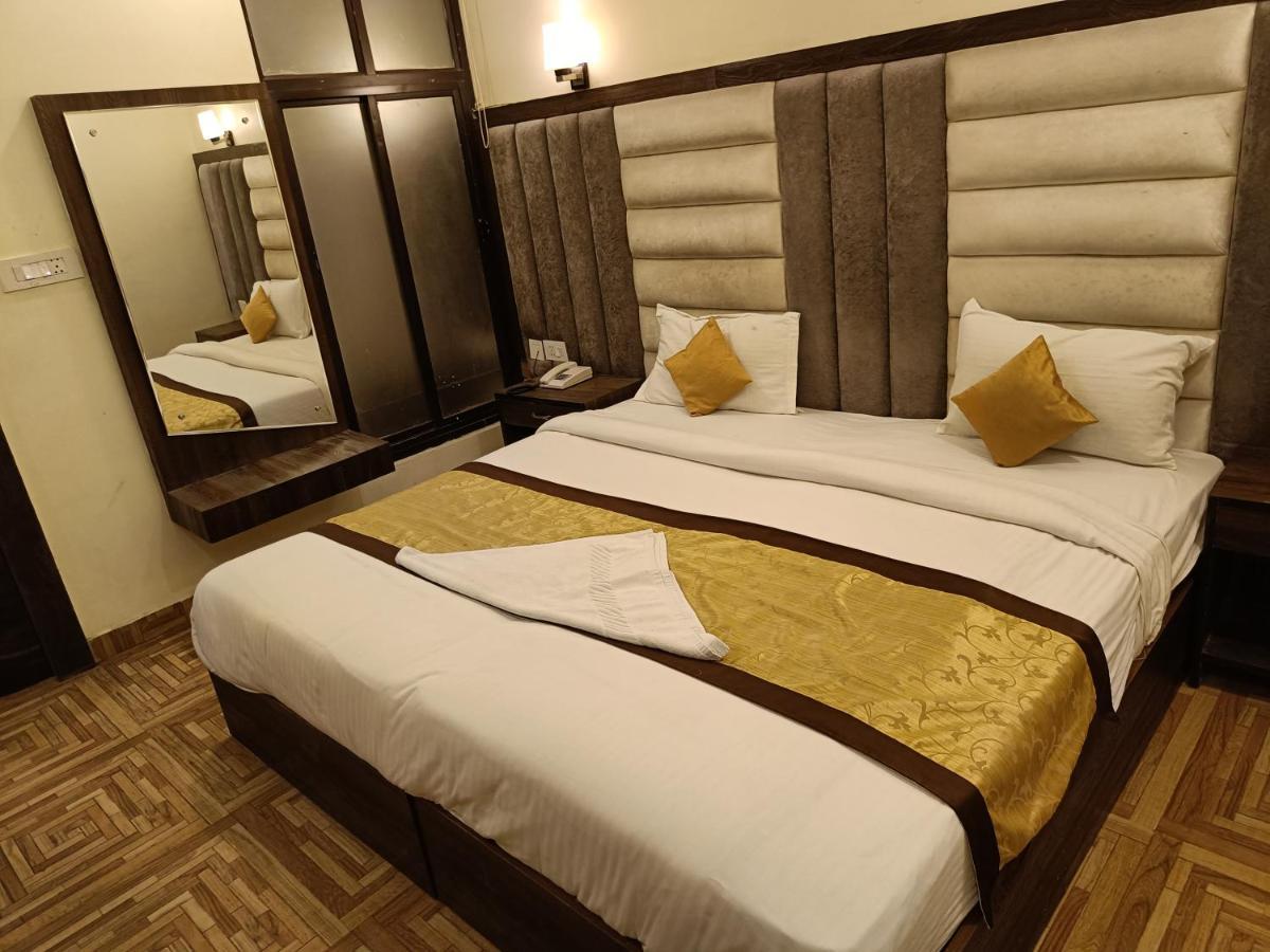 The Grand Orion Chinhat Exterior foto